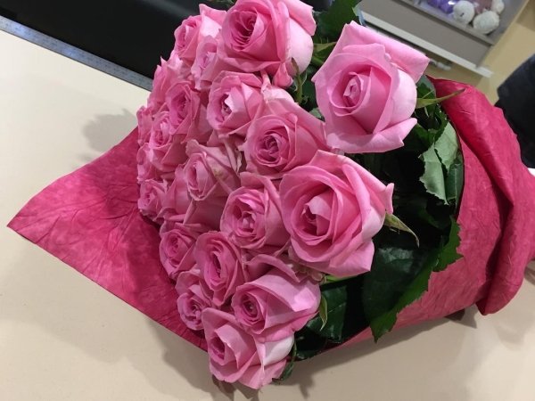 Роза Ревиваль (розовая). Букет из 21 розы. Высота 70 см