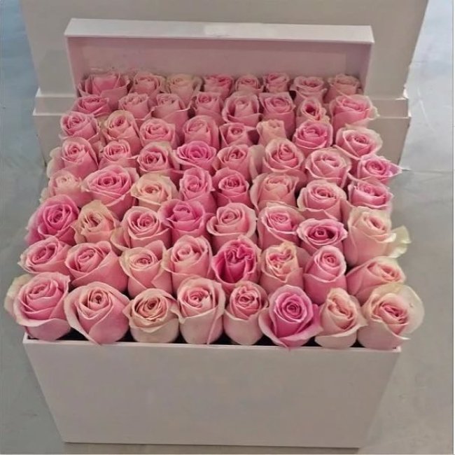 75 Роз.Высота 40см. Коробка квадратная