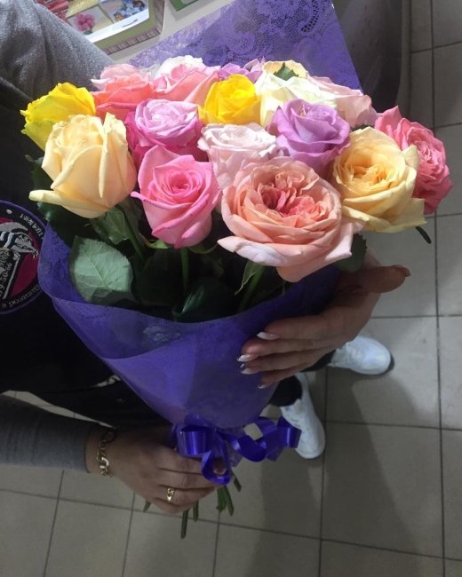 Букет из 21 розы (микс). Высота 60 см