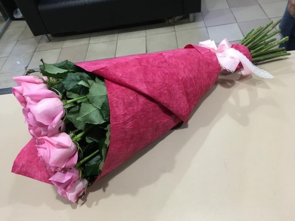 Роза Ревиваль (розовая). Букет из 21 розы. Высота 50 см