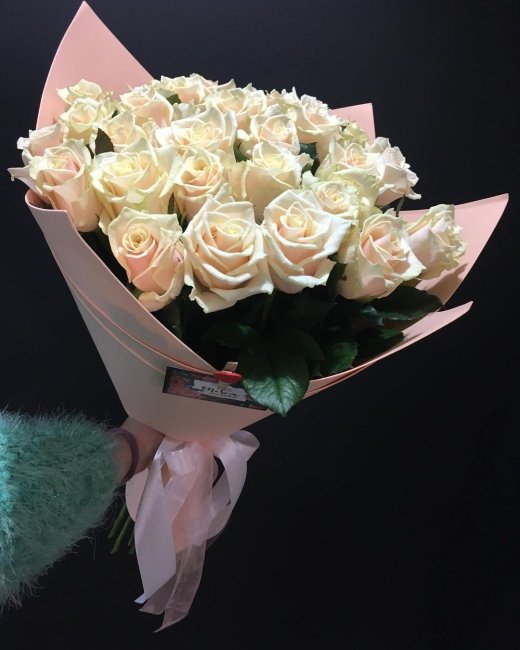 Роза Талея. Букет из 25 роз. Высота 60 см