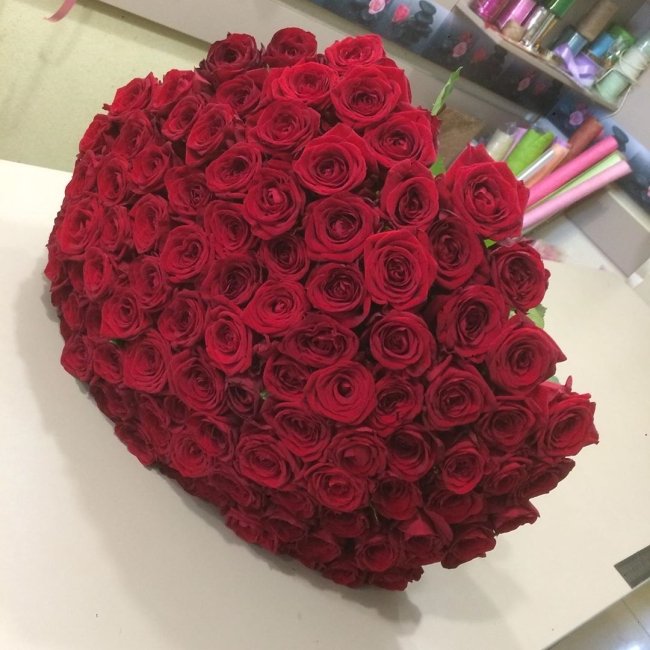 Роза Ред Наоми (красная). Букет из 101 розы. Высота 60 см