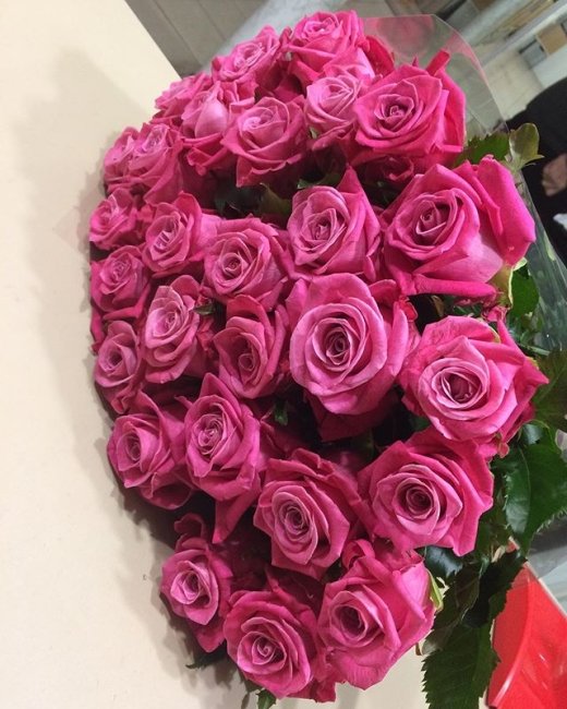 Роза Космик. Букет из 41 розы. Высота 50 см