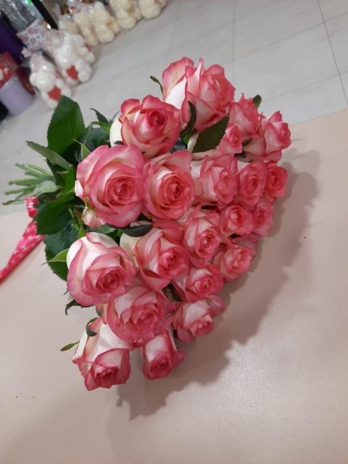 Роза Джумилия. Букет из 35 роз. Высота 40 см