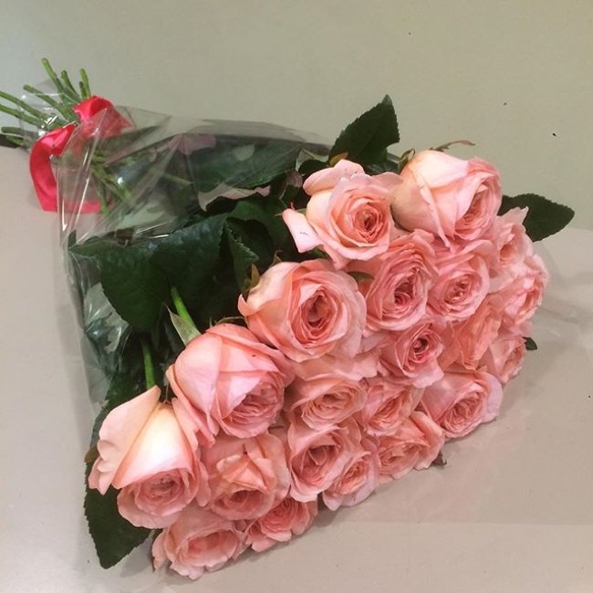 Роза Лондон Ай. Букет из 21 розы. Высота 50 см