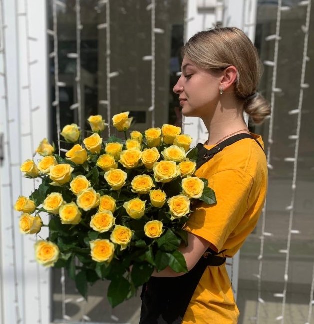 Роза Илиос (желтая). Букет из 41 розы. Высота 70 см