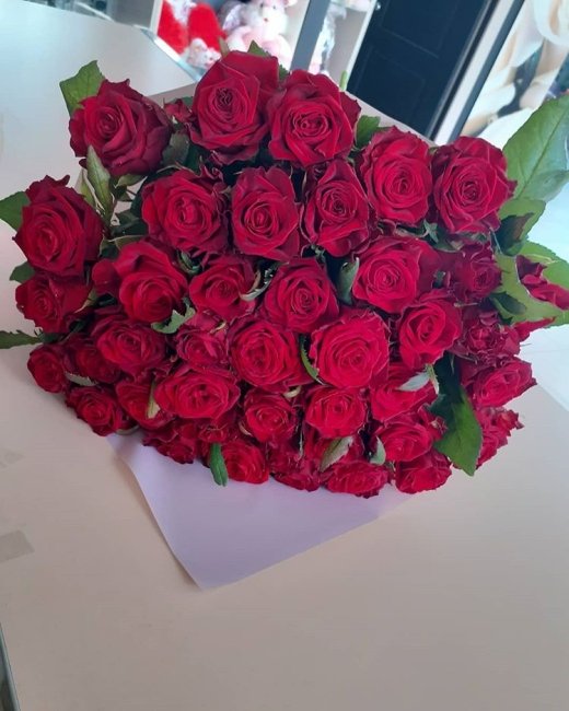 Роза Кон Аморе. Букет из 41 розы. Высота 60 см