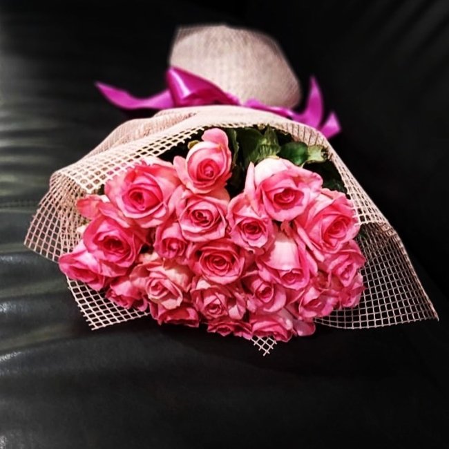 Роза Кэнди аваланж. Букет из 21 розы. Высота 50 см