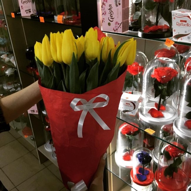 Букет из 41 тюльпана. желтый