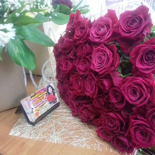 Роза Шангри Ла (розовая). Букет из 35 роз. Высота 60 см